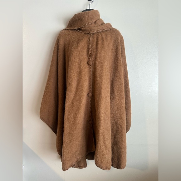 Peruvian Link 100% Alpaca Cape Ruana – Camel Brown Fringe Wrap – Made in Peru OS - Picture 5 of 7